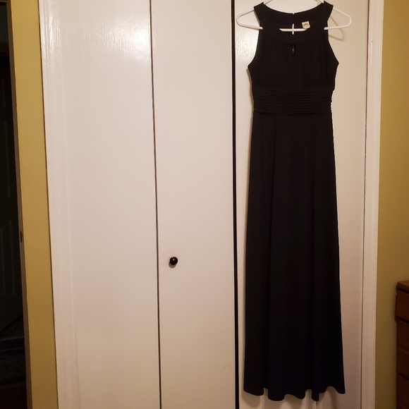 Sangria long dress/gown - Picture 7 of 13